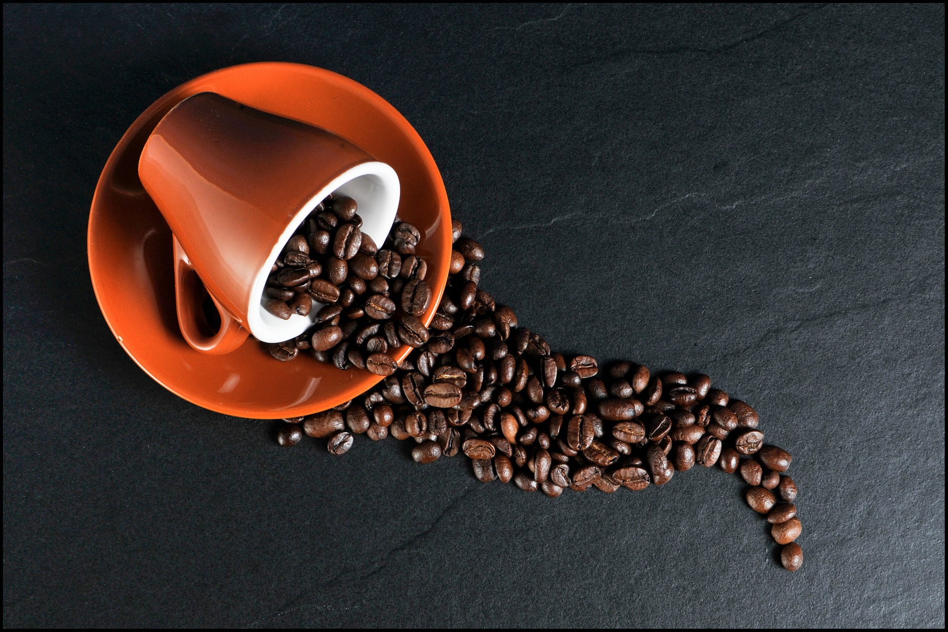 https://pixabay.com/photos/coffee-coffee-beans-cup-coffee-cup-171653/